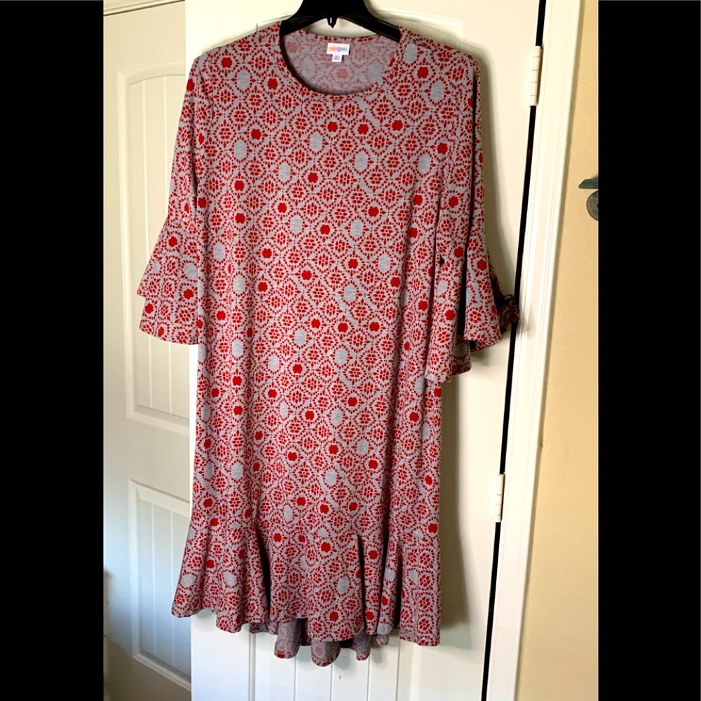 LuluRoe midi dress on a 3X.